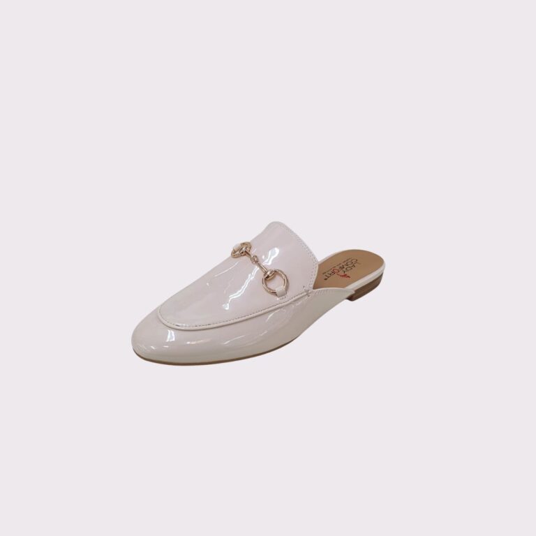 כפכף אבזם בז' שמנת לק LADY COMFORT