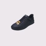 וונטד Skechers